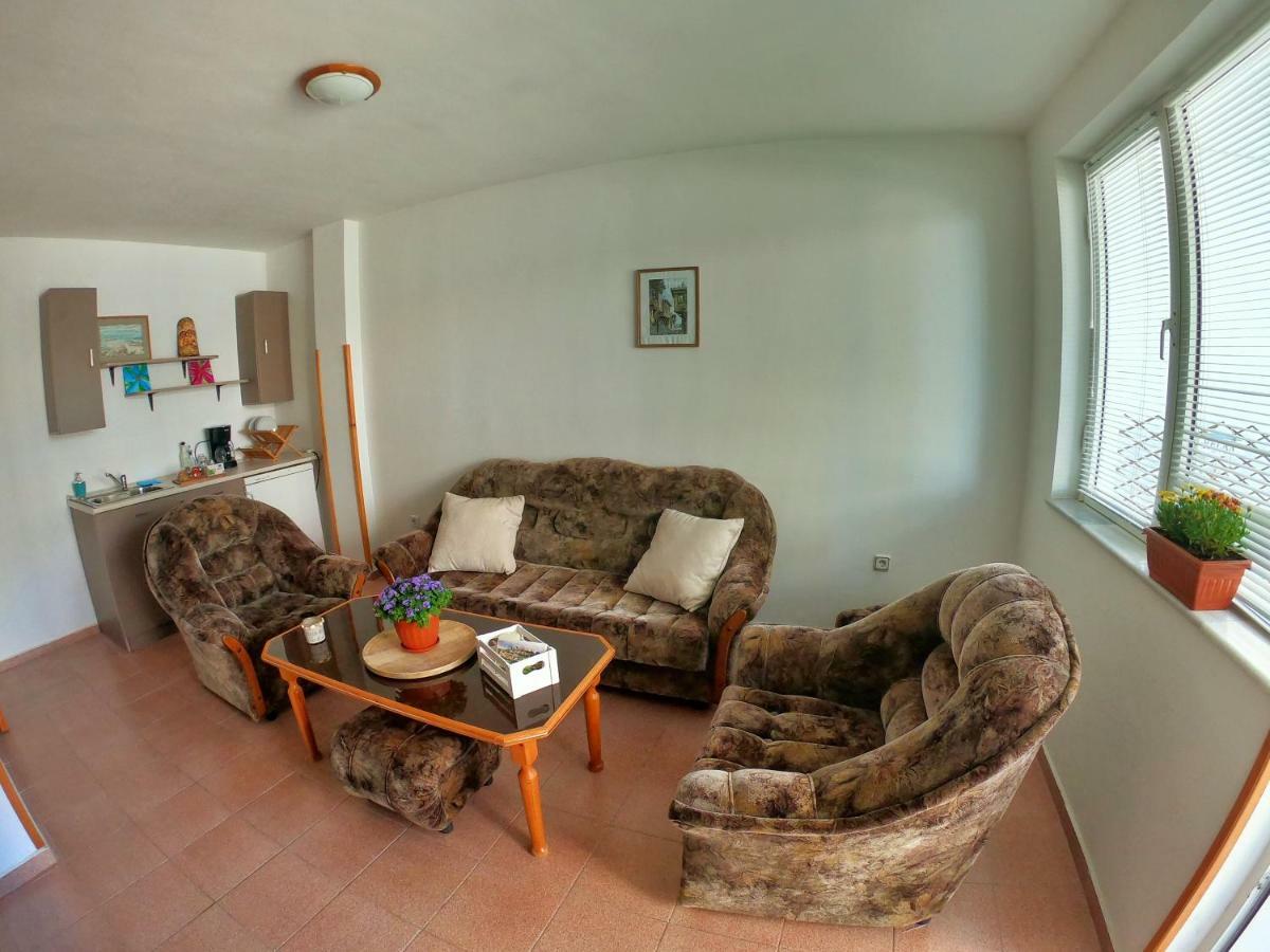 Apartment In St. Vlas With Terrace Sveti Vlas Exterior foto