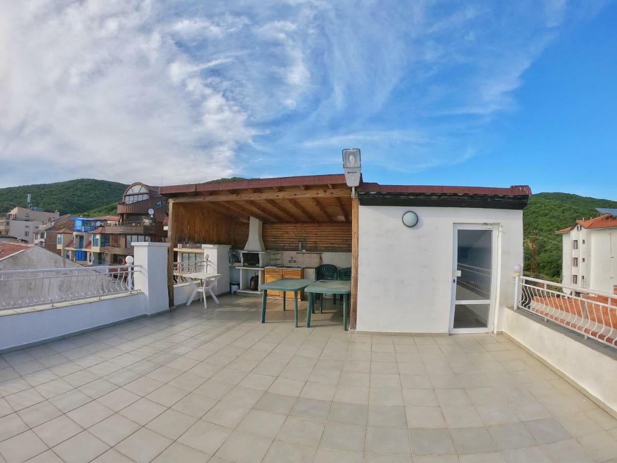 Apartment In St. Vlas With Terrace Sveti Vlas Exterior foto