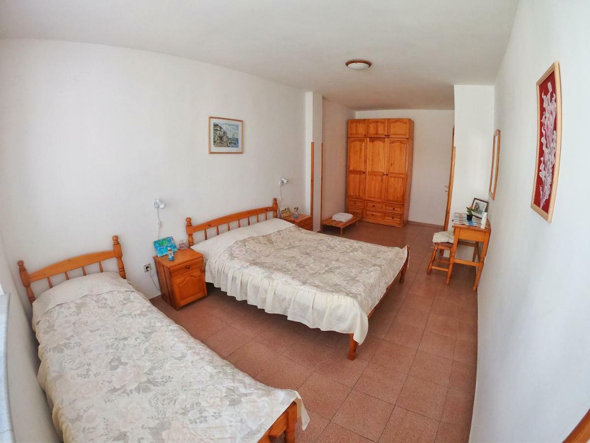 Apartment In St. Vlas With Terrace Sveti Vlas Exterior foto